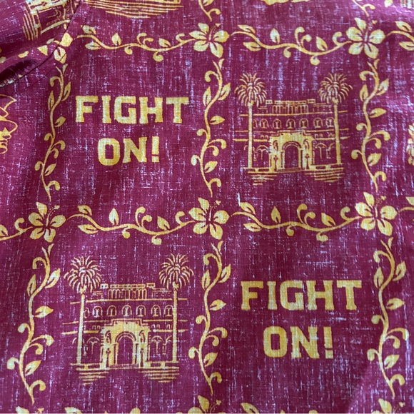 USC alumni Hawaiian shirt featuring school mascot and sights - Picture 6 of 8